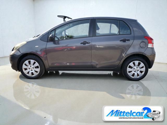 TOYOTA Yaris 1.0 5 porte Now