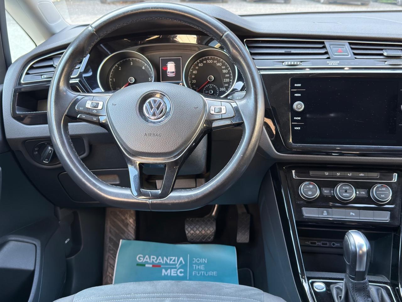 VOLKSWAGEN TOURAN 2.0 TDI 150cv DSG UN PROPRIETARIO