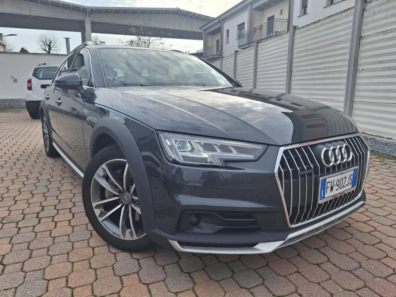 Audi A4 45 TFSI quattro S tronic Business Sport