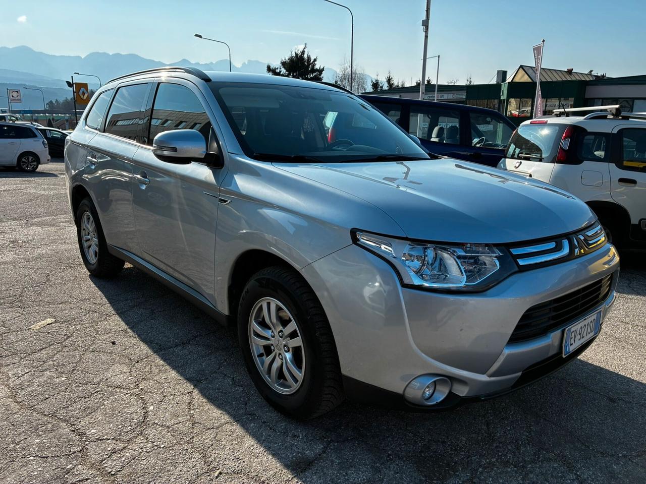 MITSUBISHI OUTLANDER 4x4 2.2 DI-D 150CV AUTOMATICO