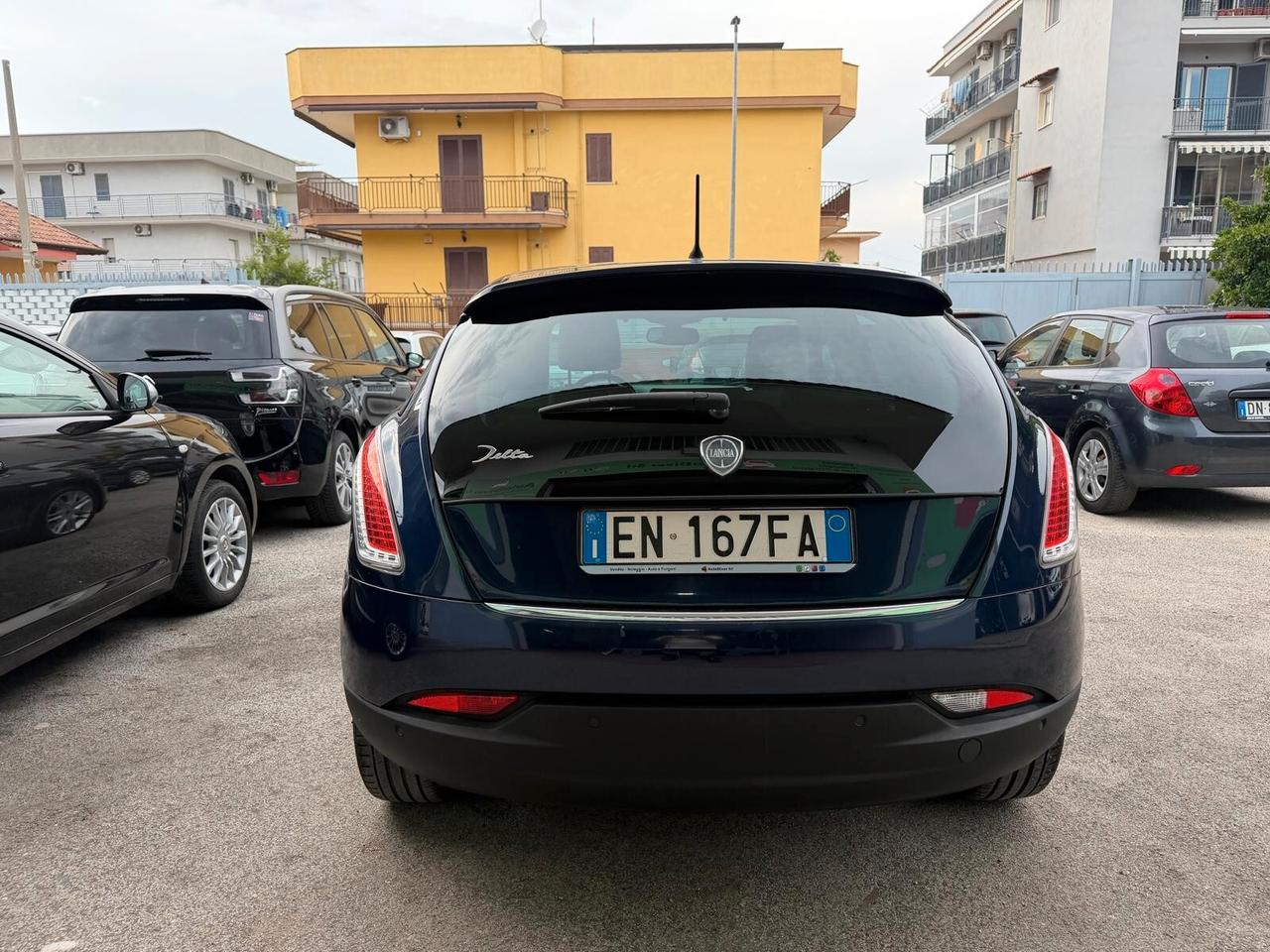 Lancia Delta 1.6 MJT DPF 105 CV Silver