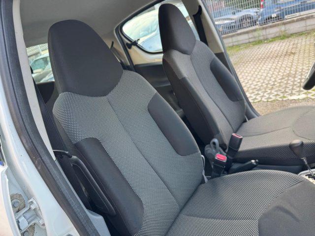 TOYOTA Aygo 1.0 12V VVT-i 5pt Connect Navi AUT.