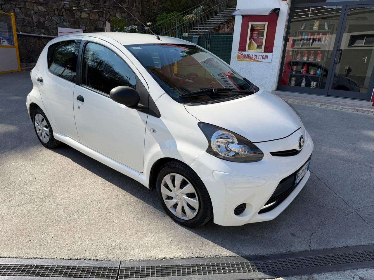 TOYOTA AYGO 1.0 NEOPATENTATI