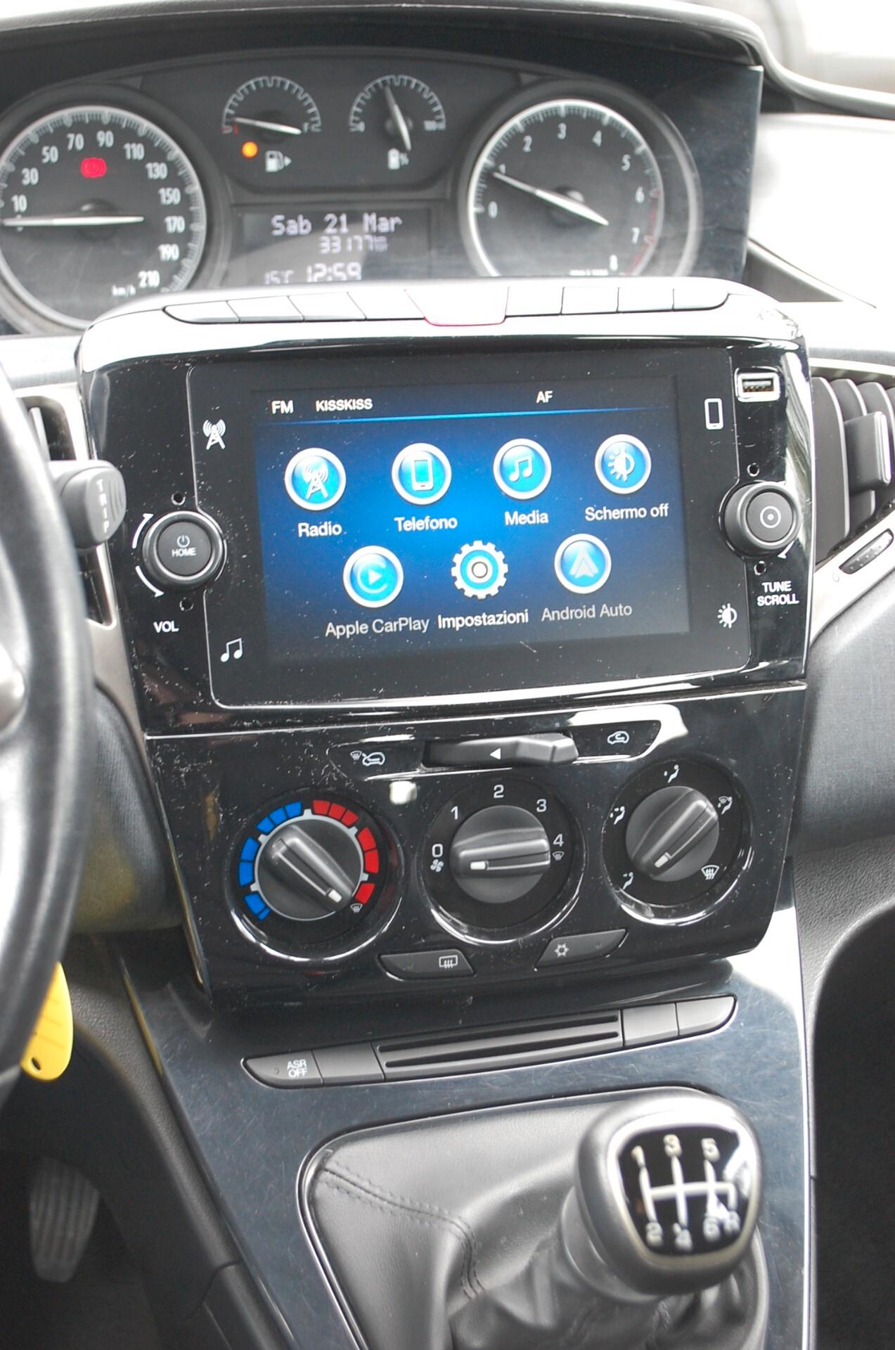 Lancia Ypsilon 1.0 firefly hybrid Gold Plus S&S Uff Italy USB