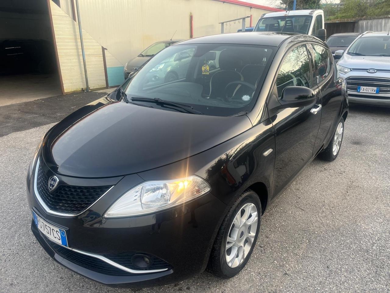 Lancia ypsilon-1.2 benz-full-11/2016