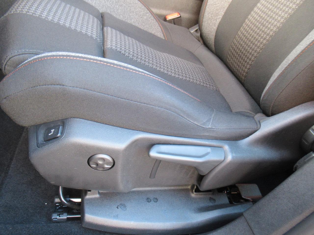 Peugeot 3008 BlueHDi 130 S&S Business