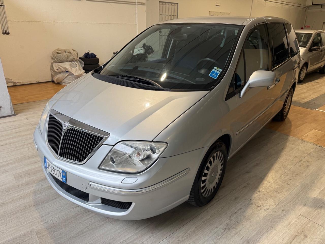 Lancia Phedra Emblema plus FAP 7 posti