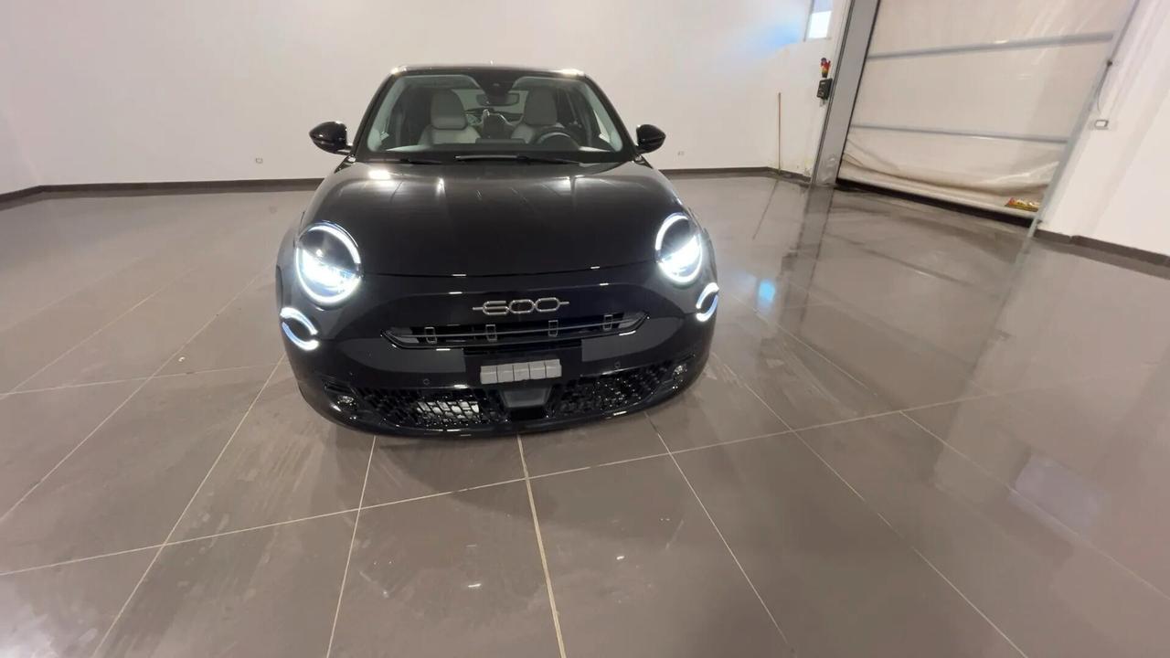 Fiat 600 Hybrid 110 CV DCT MHEV La Prima