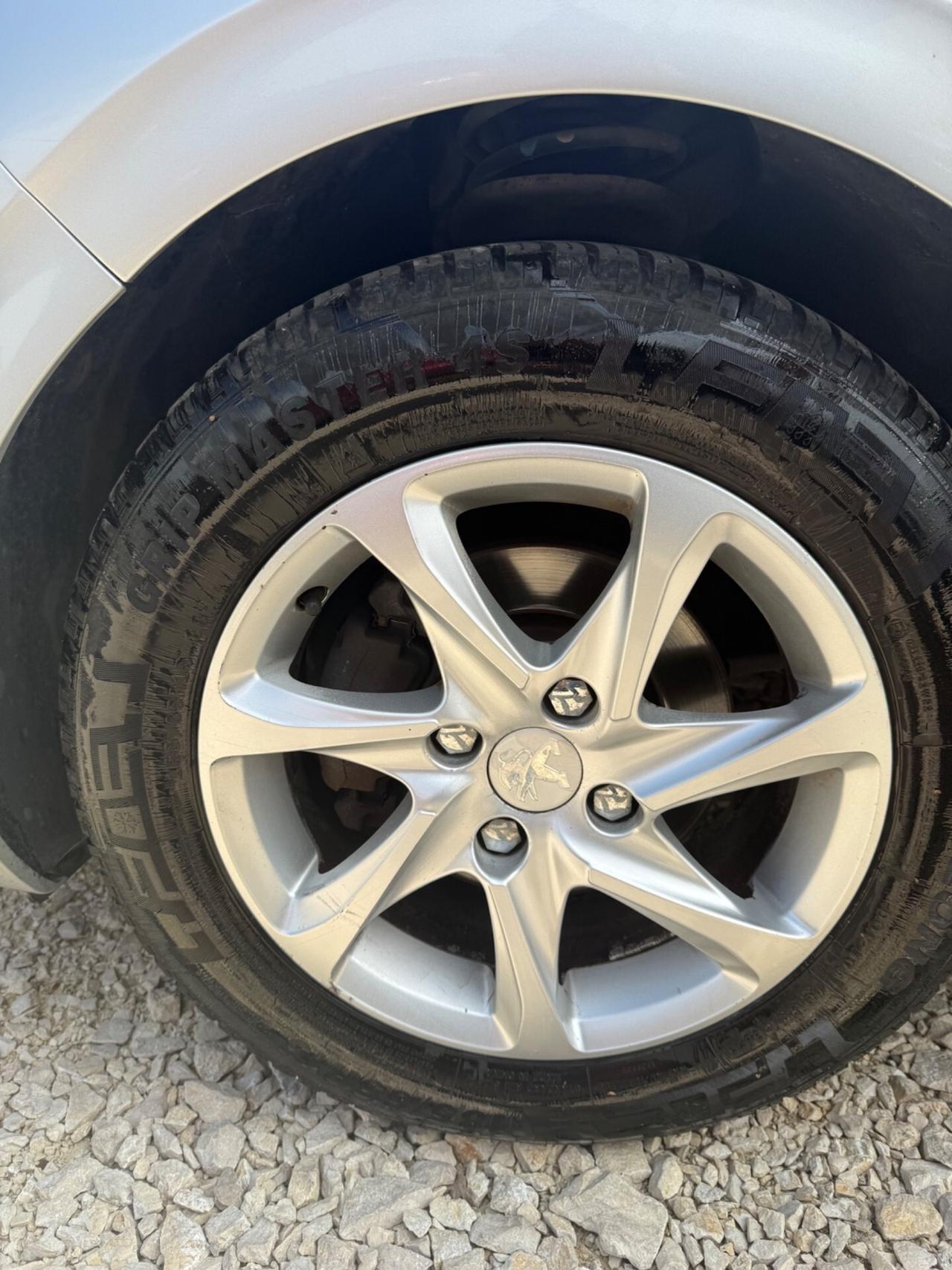 Peugeot 208 1.2cc 82 CV 3p garanzia 24 mesi reale