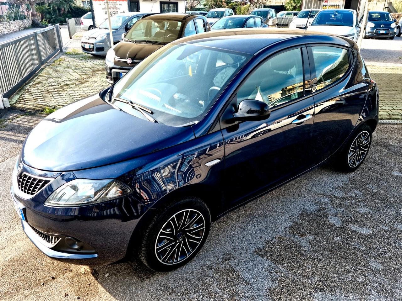 LANCIA YPSILON 10 HIBRYD GOLD AZIENDALE FIAT PROMO