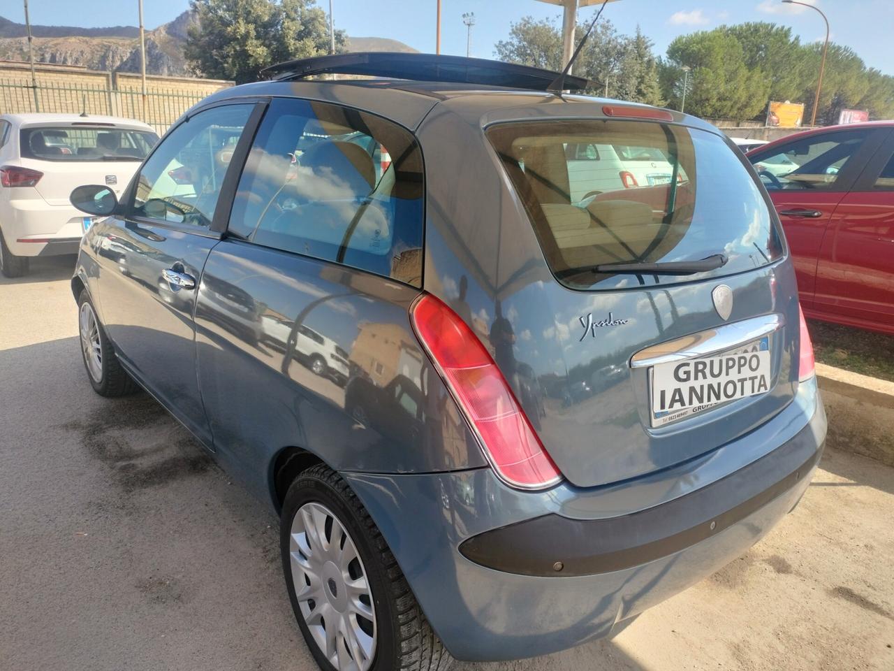 Lancia Ypsilon 1.4 BENZINA CON TETTO PANORAMICO