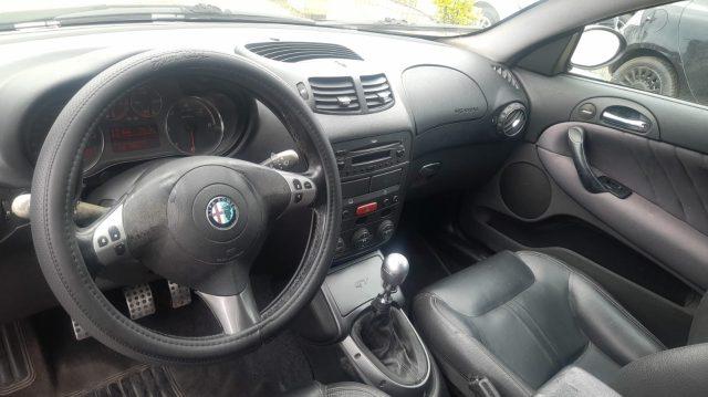 ALFA ROMEO GT 1.9 JTDM 16V Collezione GT BLACK LINE