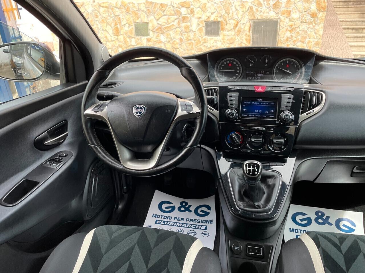 Lancia Ypsilon 1.2 69 CV 5 porte Gold