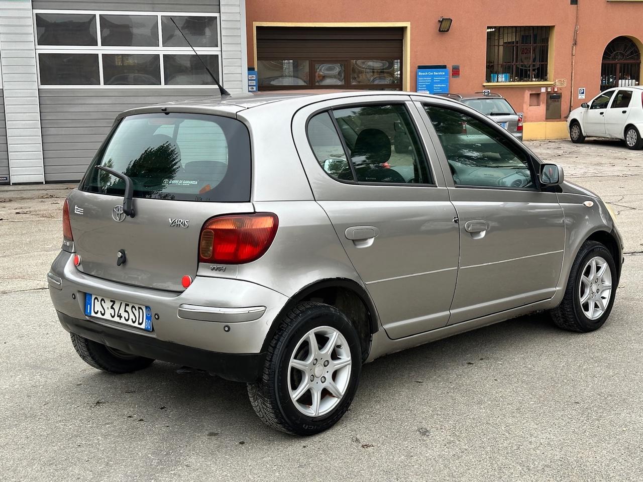 Toyota Yaris 1.0i 16V cat 5 porte Sol X Neopatentati