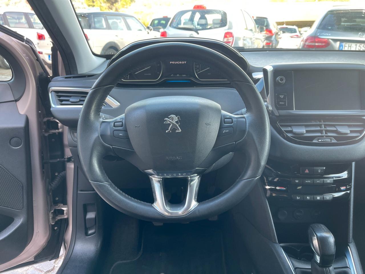 Peugeot 208 1.4 HDi 68 CV 5 porte Business NEO PATENTATI