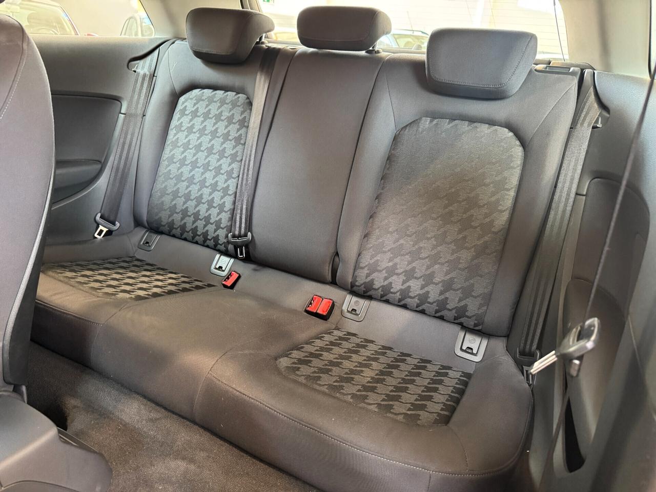 Audi A3 3P 1.6 TDI 105 CV YOUNG