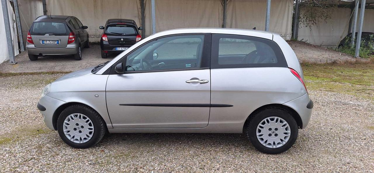 Lancia Ypsilon 1.2 Oro