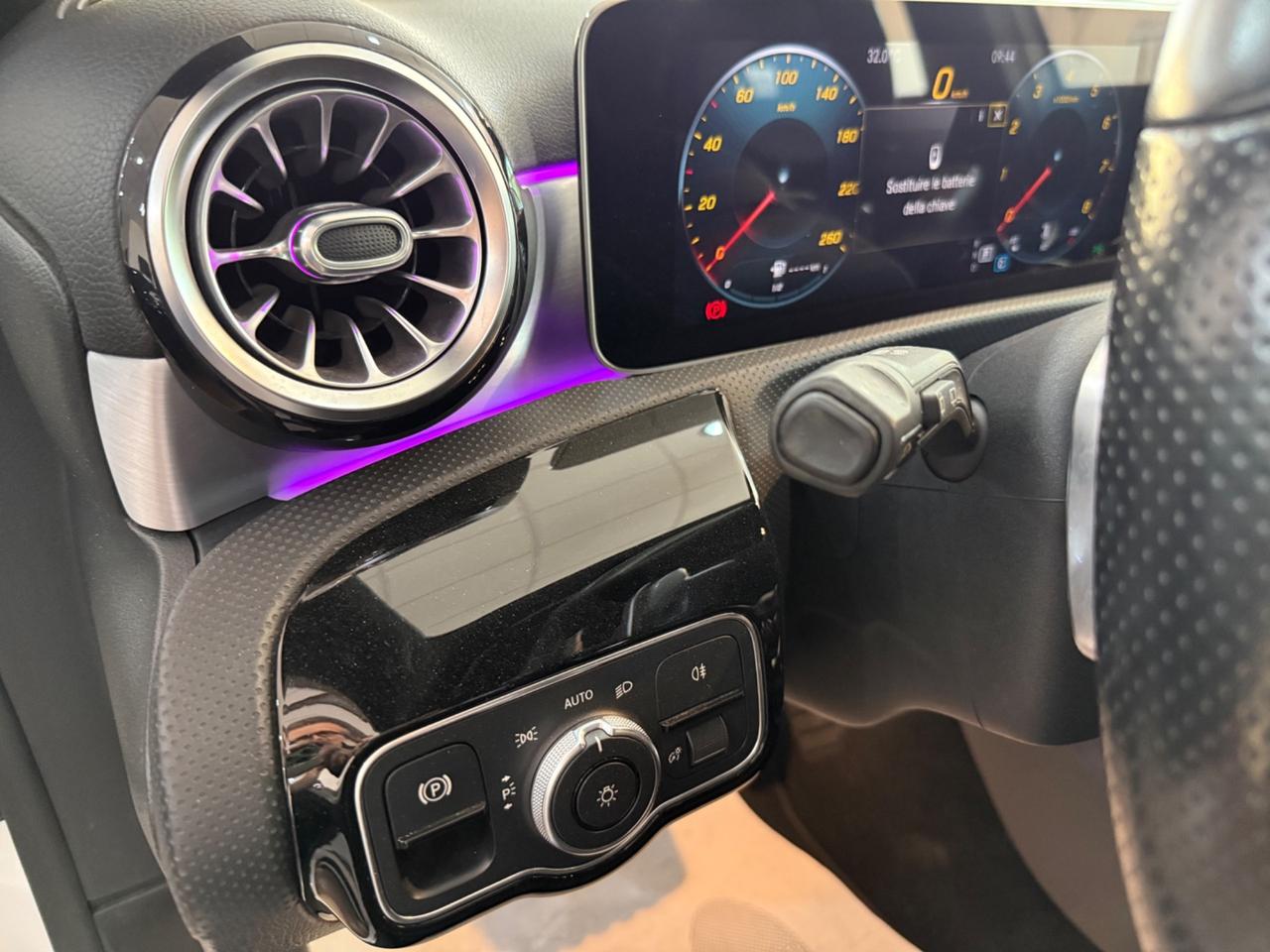 MERCEDES CLASSE A 200 AUTOMATIC PREMIUM - 2020