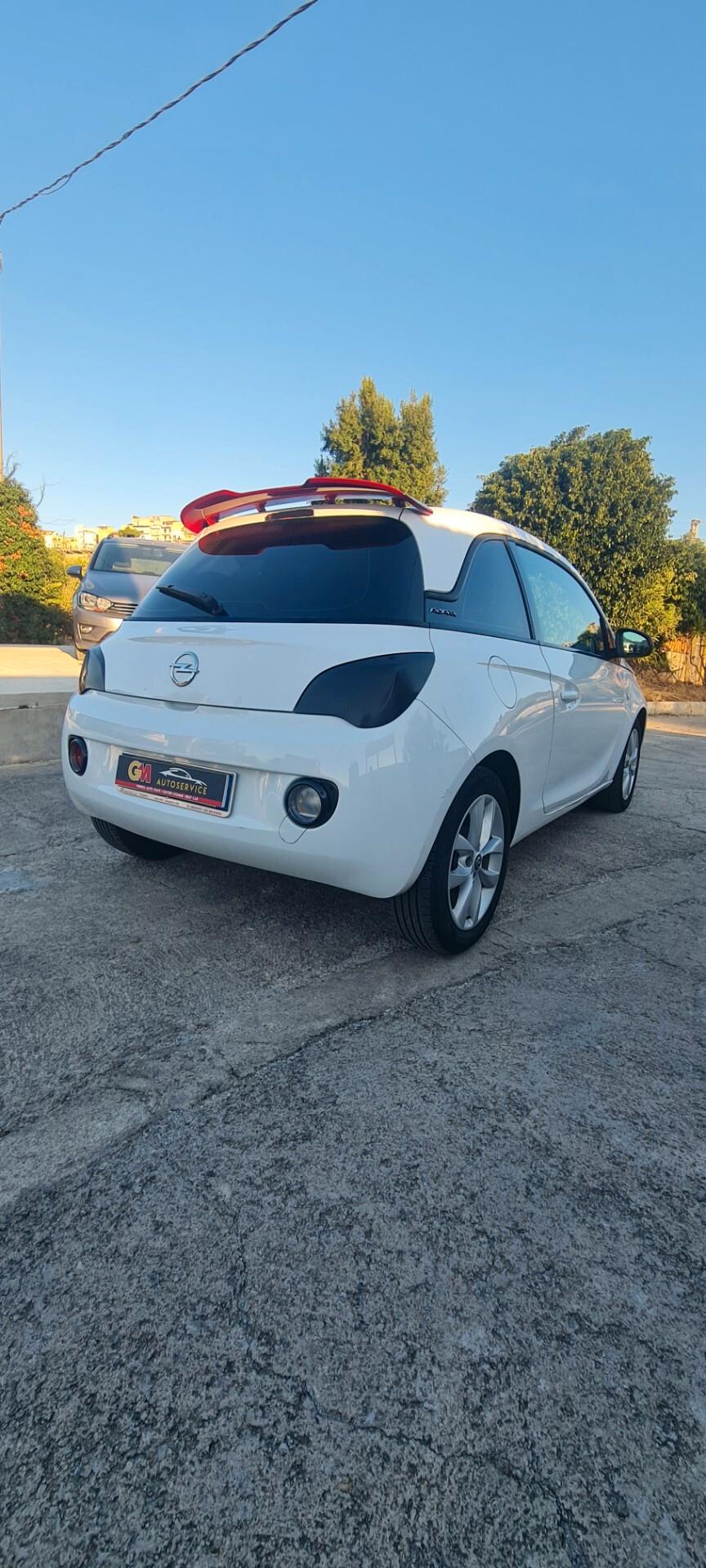 Opel Adam 1.4 87 CV GPL 2015 142.000 km