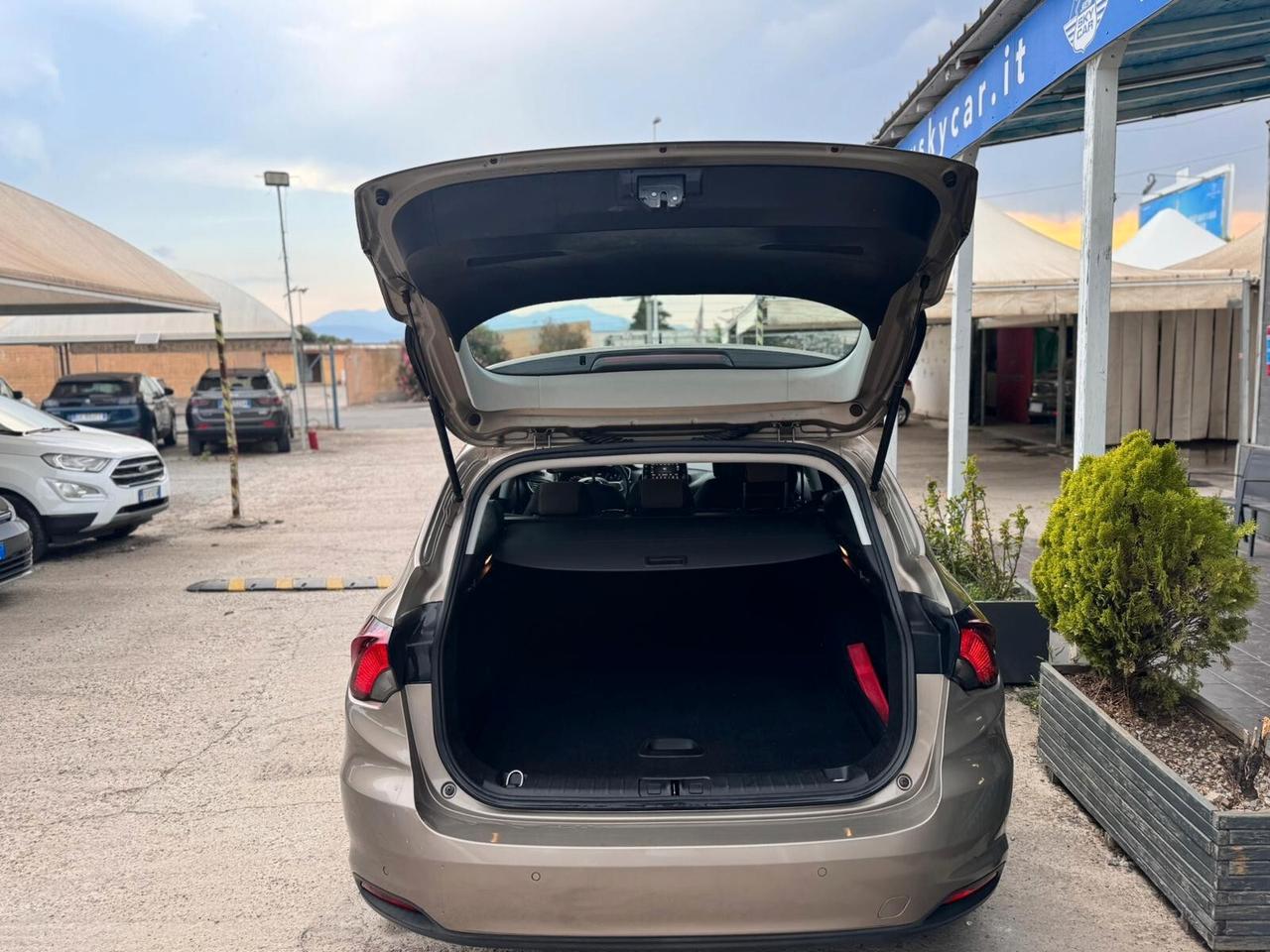 Fiat Tipo 1.6 Mjt S&S SW Lounge