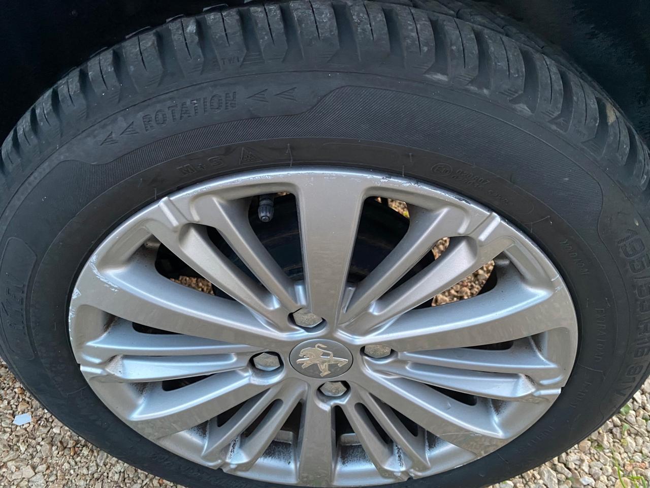 Peugeot 208 BlueHDi 75 5 porte Allure