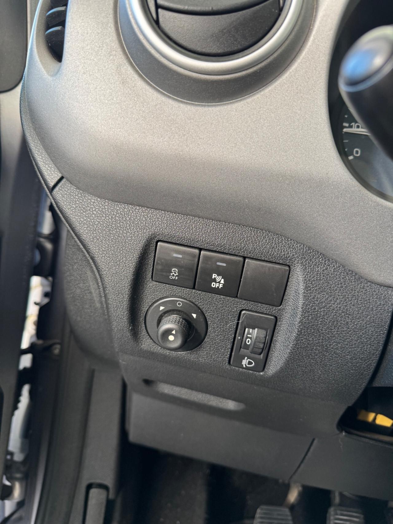 Peugeot Partner Tepee BlueHDi 100 Outdoor