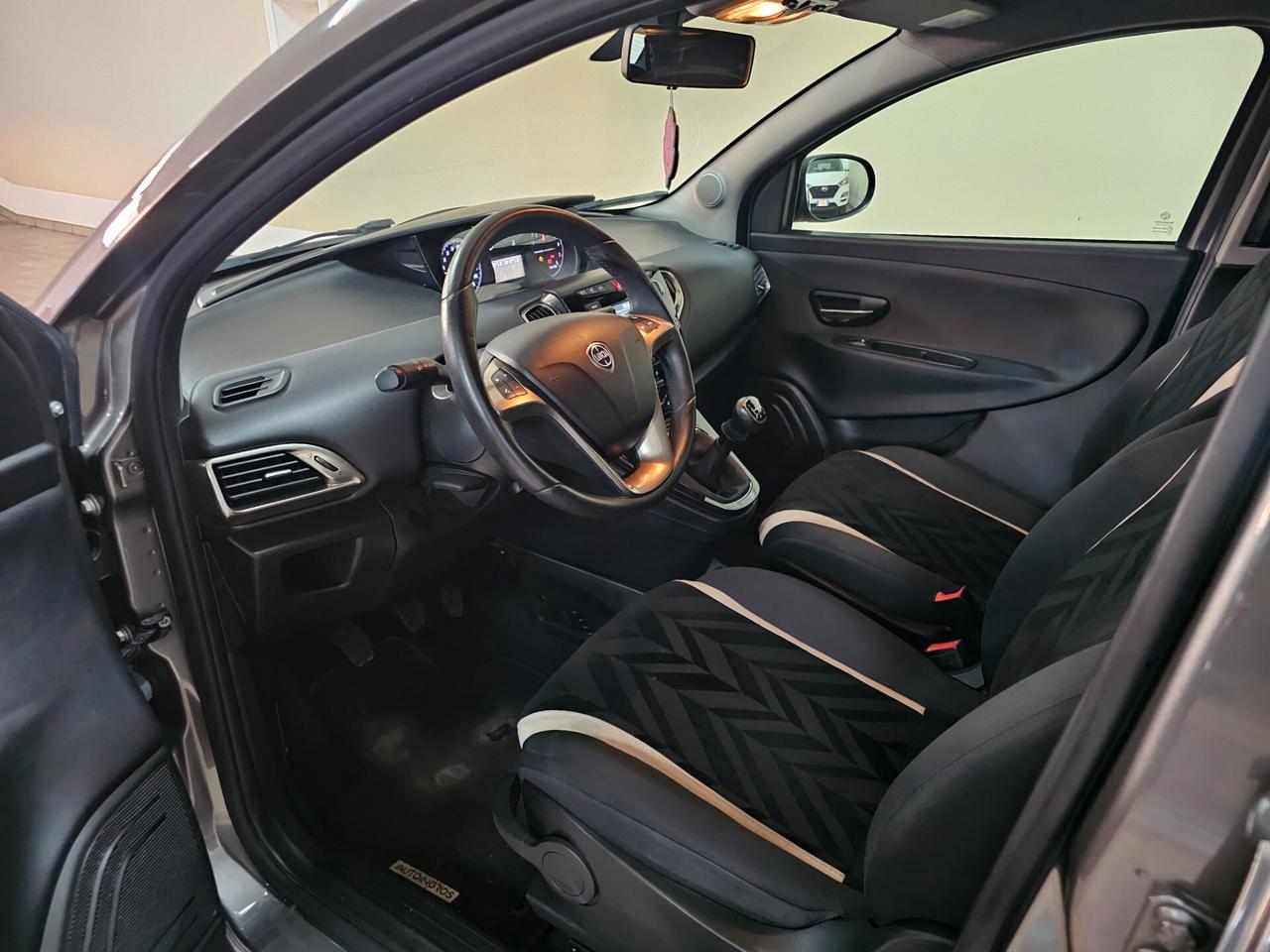 Lancia Ypsilon 1.2 69 CV 5 porte GPL Ecochic Gold
