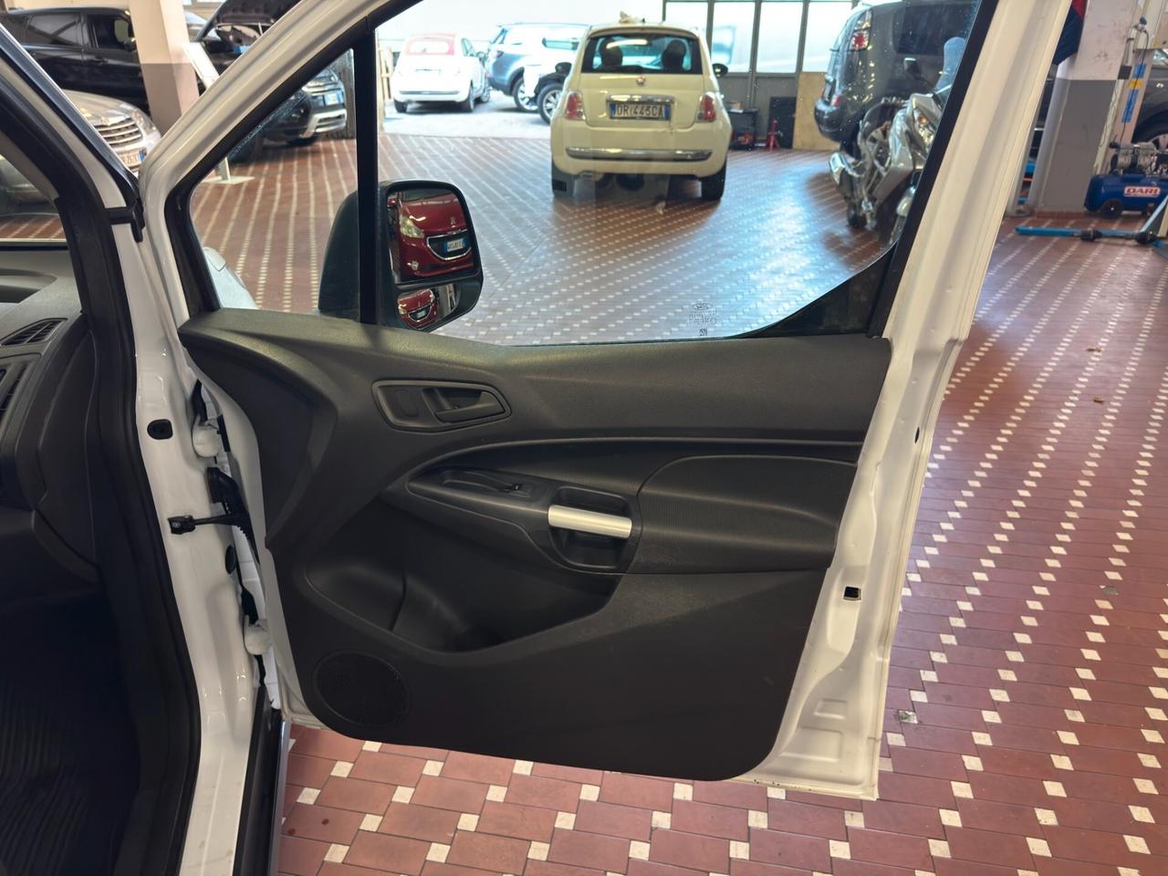 Ford Tourneo Connect 1.5 TDCi 120 CV Titanium - CAMBIO AUTOMATICO