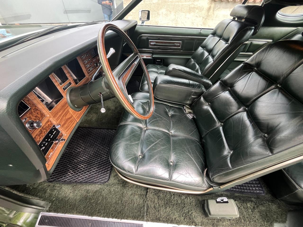 Lincoln Continental Mark IV