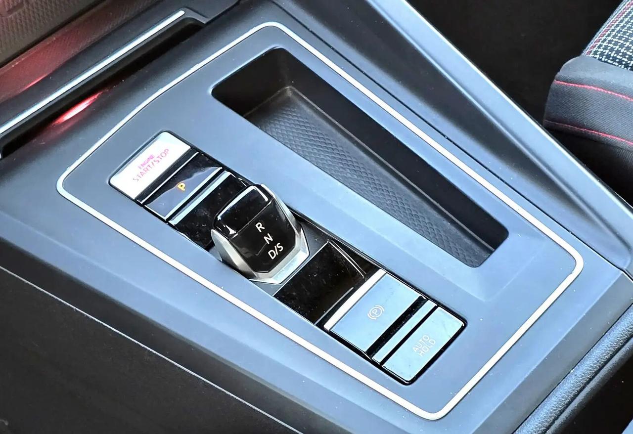 Volkswagen Golf GTI 2.0 tsi 245cv dsg