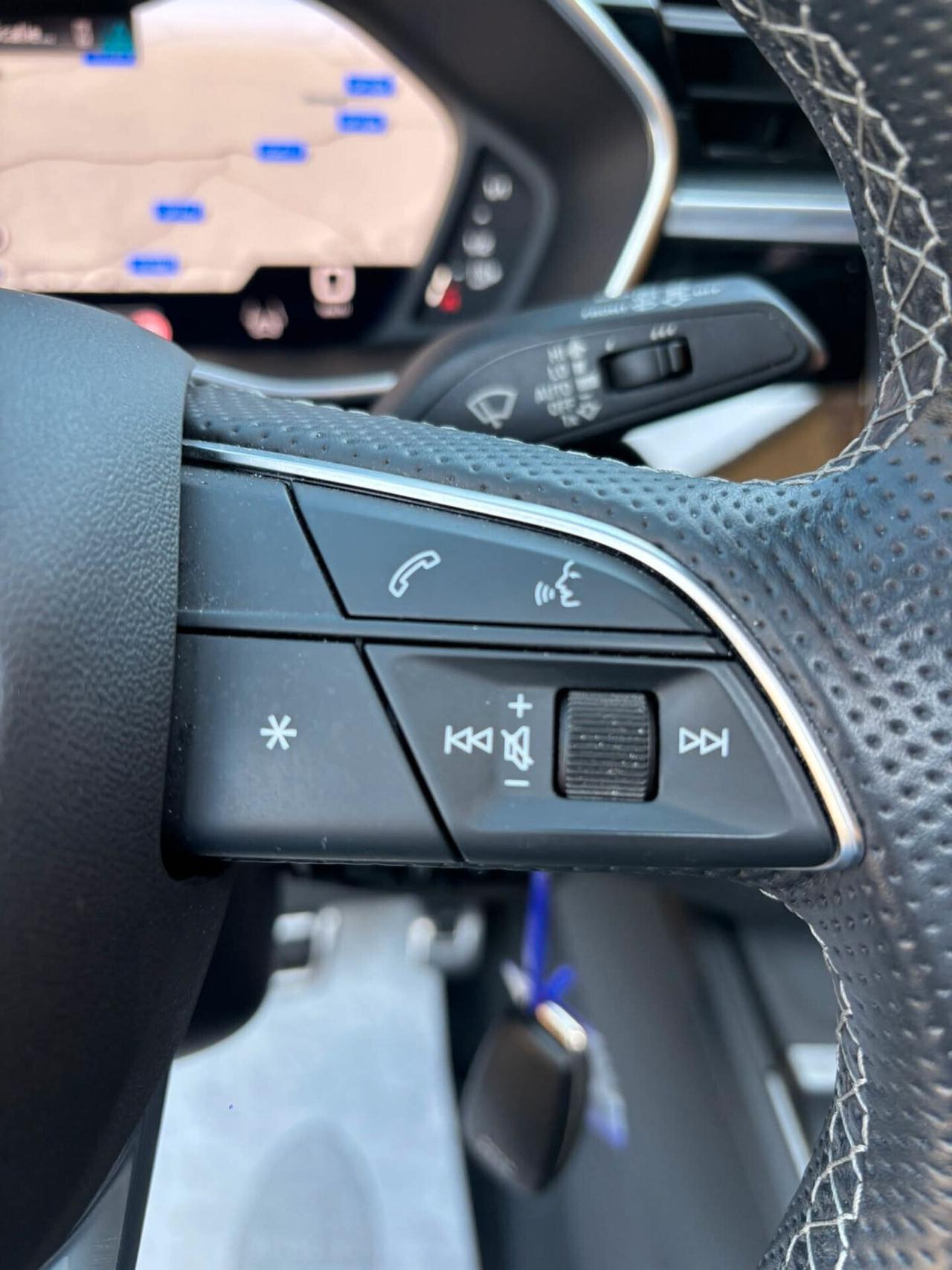 Audi Q3 35 TDI S tronic line edition//