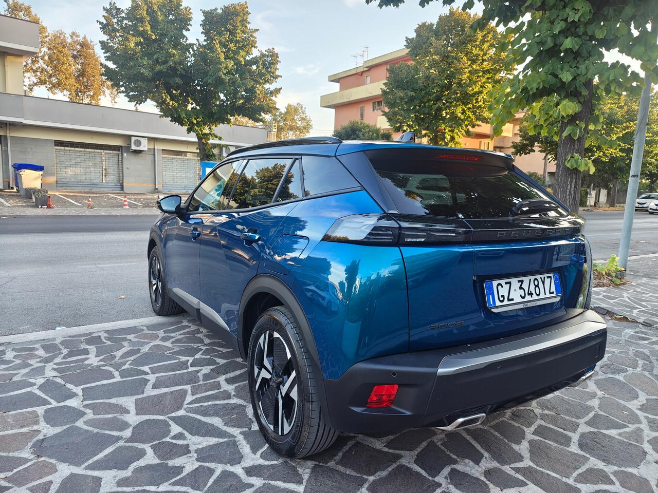 Peugeot 2008 PureTech 130 S&S EAT8 Allure