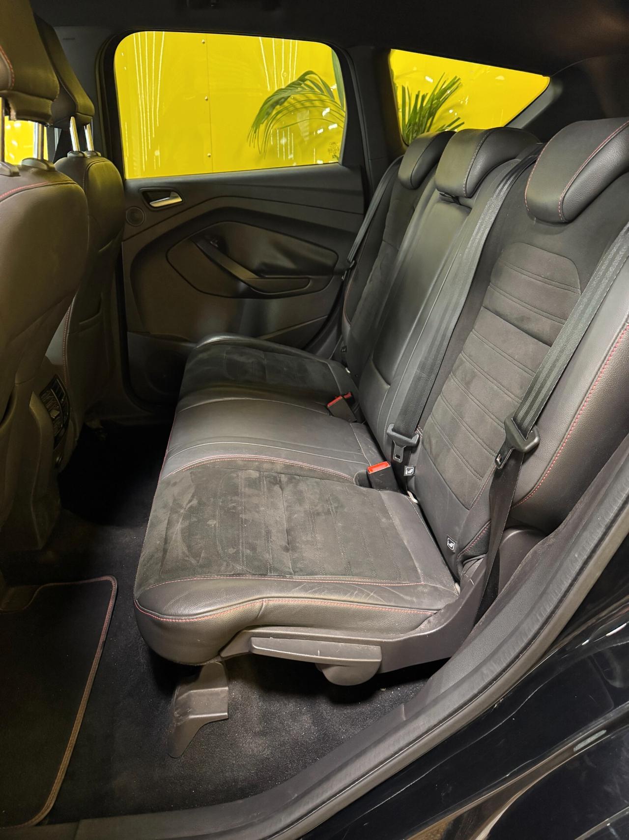Ford Kuga 1.5 TDCI 120 CV S&S 2WD ST-Line