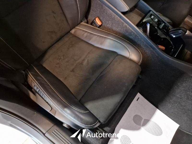 Volvo XC40 T5 180+82 CV Plug-in Hybrid Recharge R-design