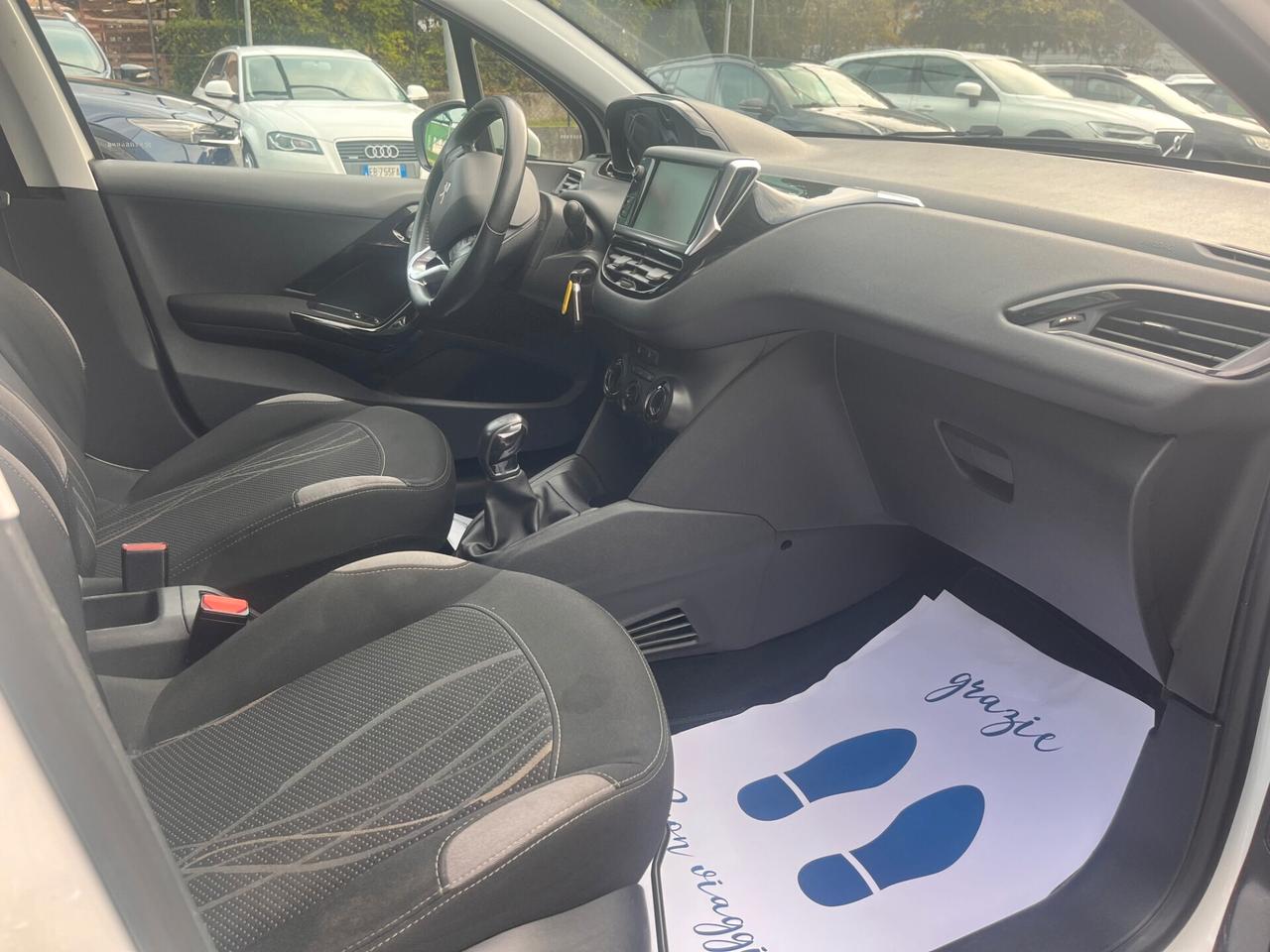 Peugeot 208 PureTech 82 5 porte Allure NEOPATENTATI