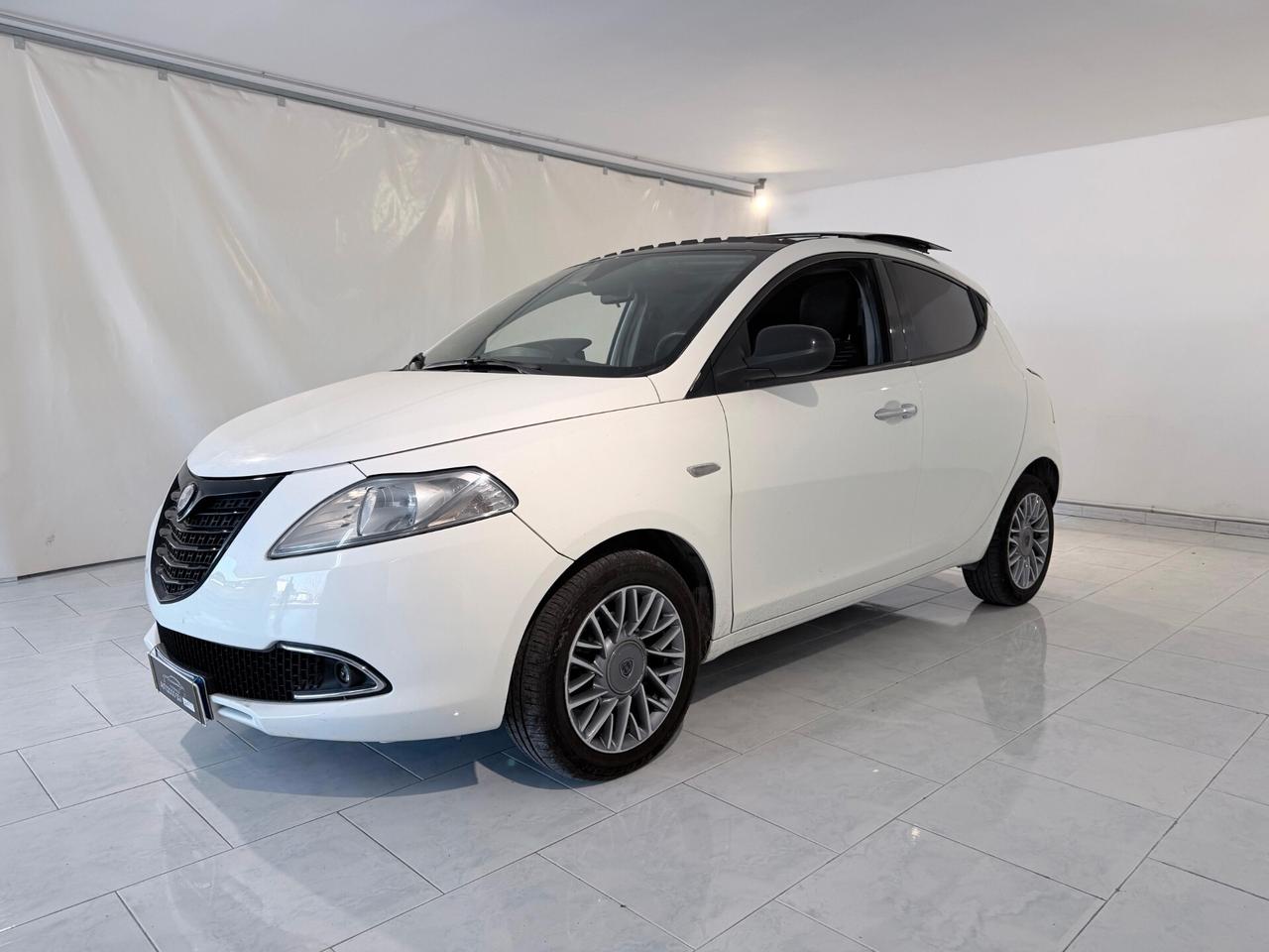 Lancia Ypsilon ACCONTO 0€ RATE DA 150€ AL MESE