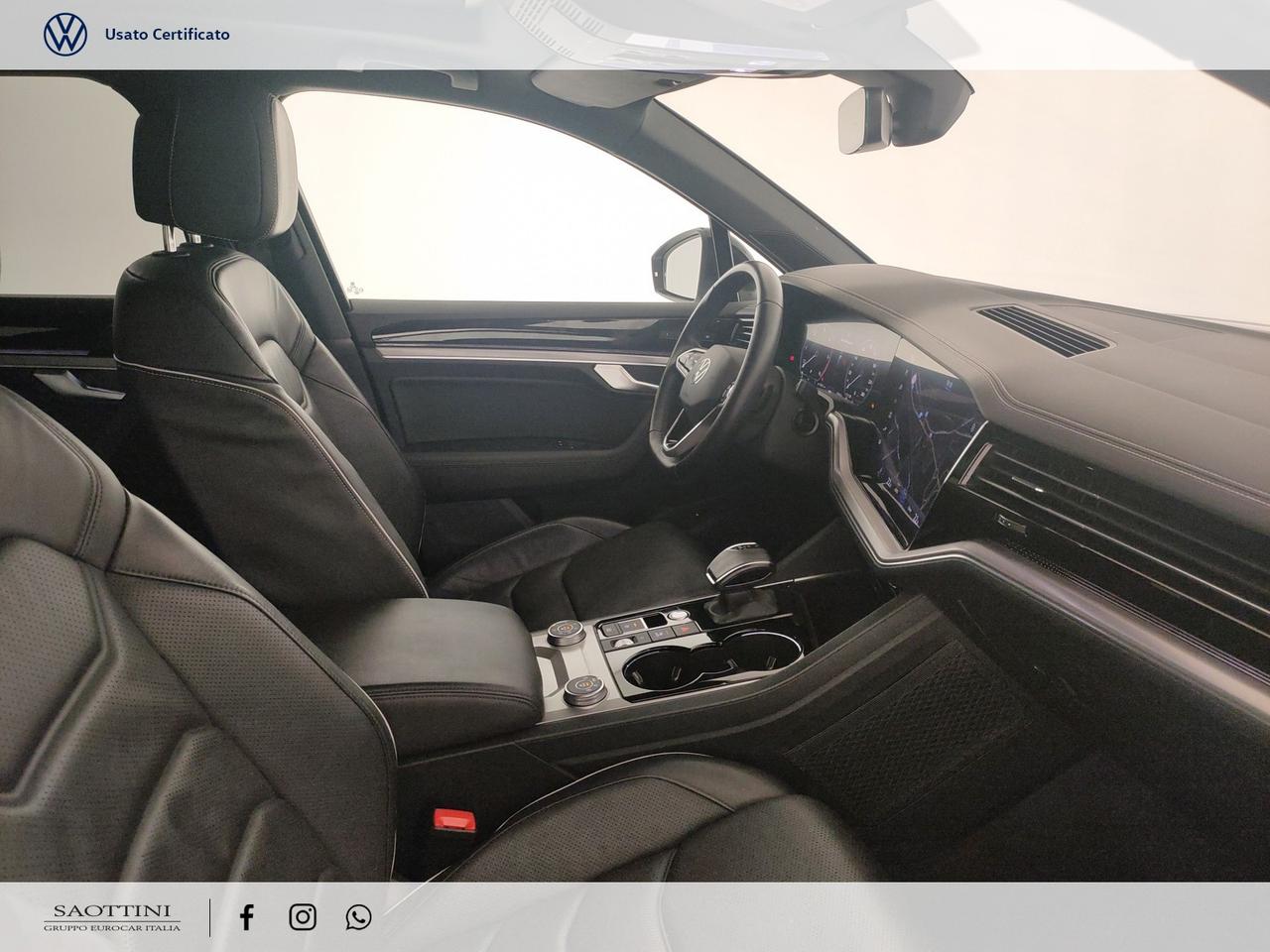 3.0 TDI Elegance R-line exterior pack Tiptronic