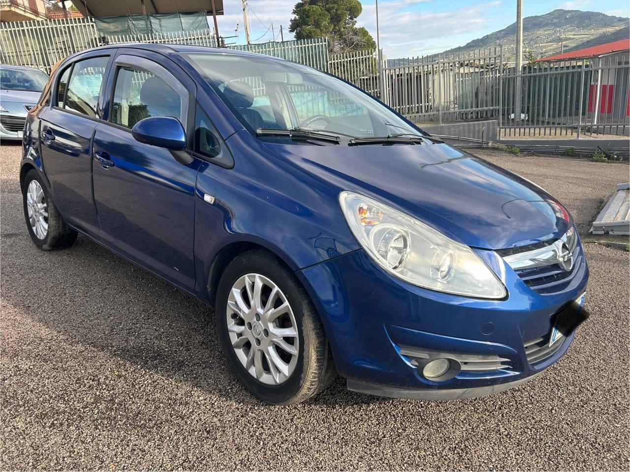 Opel Corsa 1.2 benzina 5 porte GPL automatica