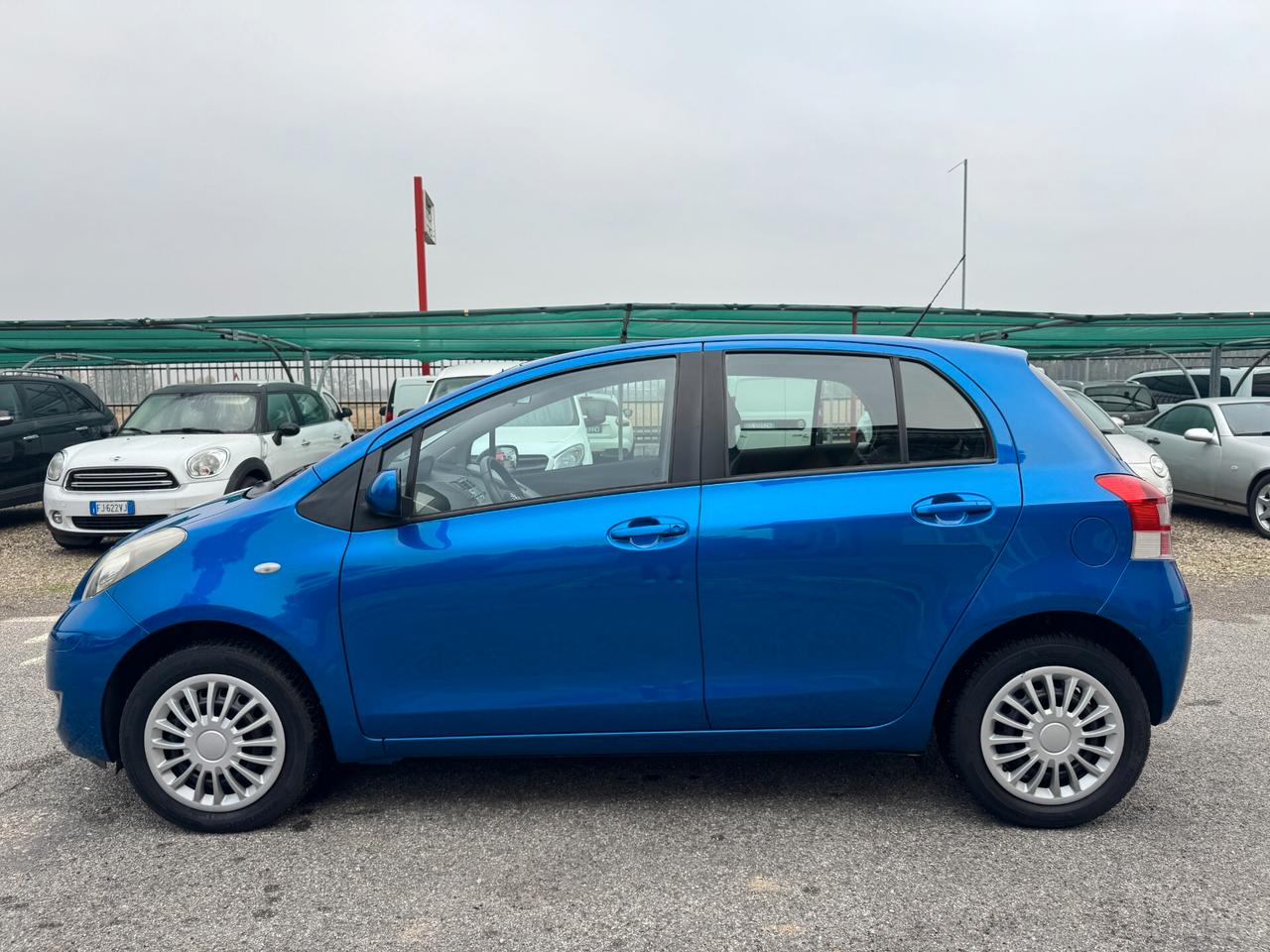 Toyota Yaris 1.0 5 porte Sol
