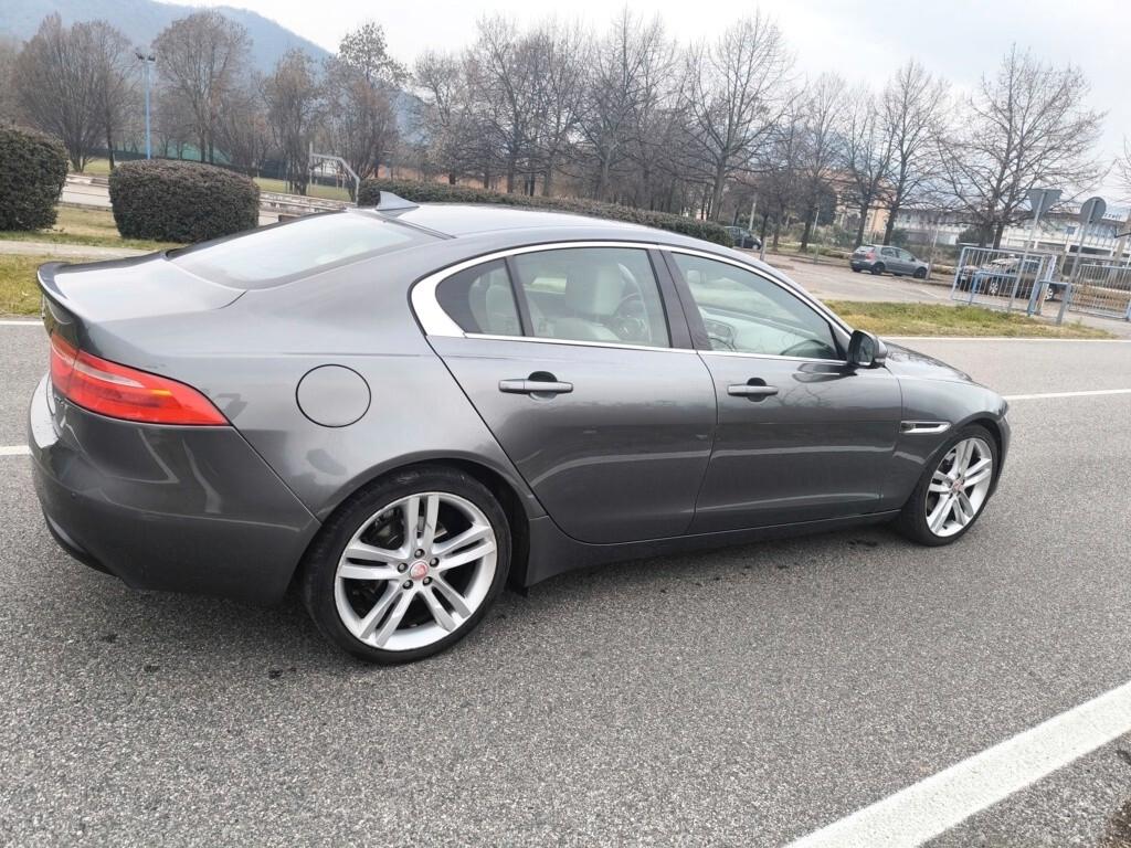 JAGUAR XE 2,0 180CV- AUTOMATICA-EURO 6- MOTORE NUOVO
