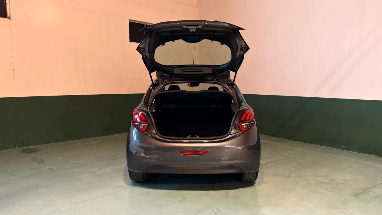 Peugeot 208 PureTech 82 5 porte Allure