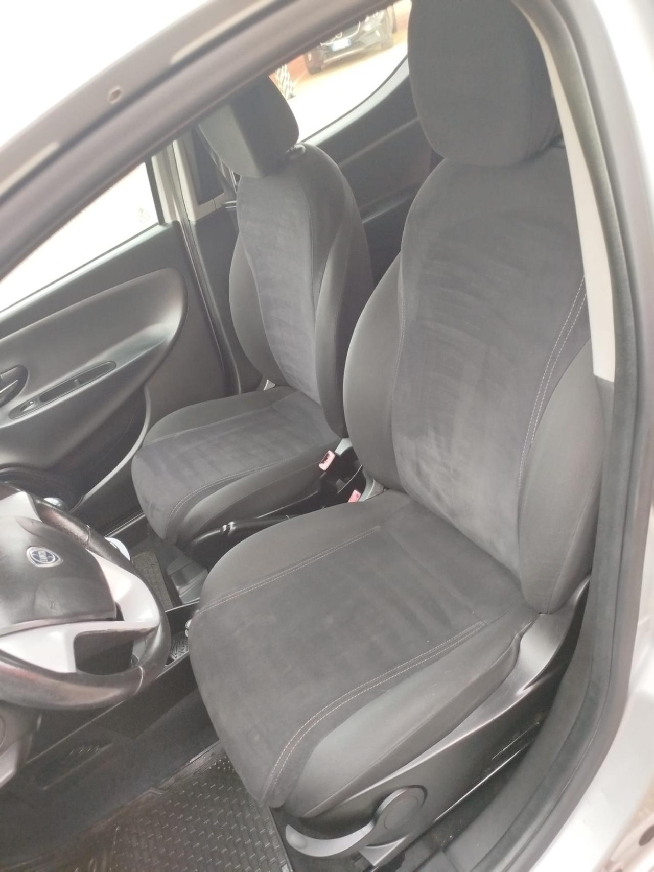 Lancia Ypsilon 1.2 69 CV 5 porte GPL Ecochic Platinum