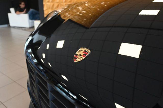 PORSCHE Macan 2.0 PDK BLACKLINE20"SCARICHI NAVI CAM CRUISE NUOVA