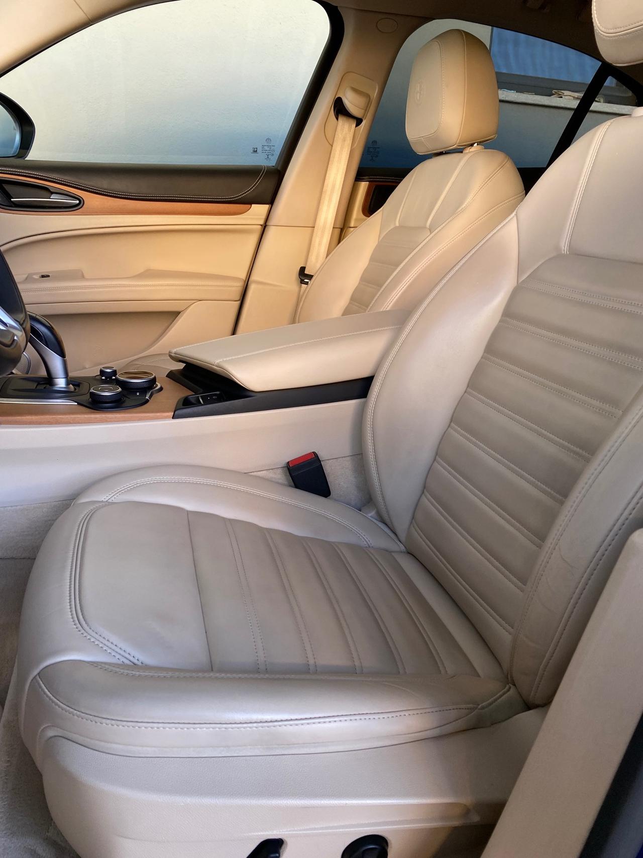 Alfa Romeo Stelvio 2.0 t Executive Q4 200cv auto my19