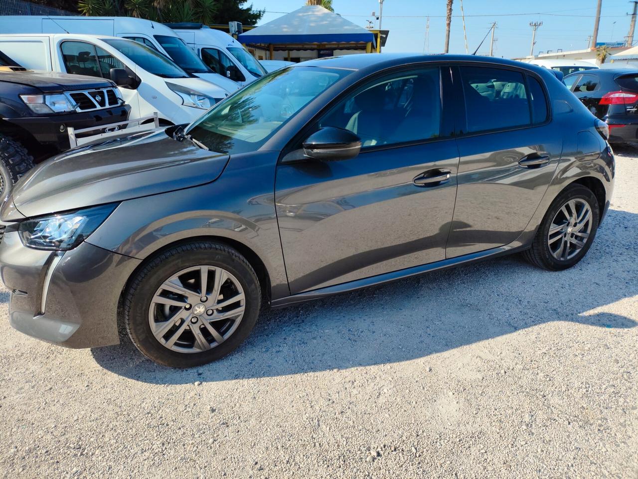 Peugeot 208 PureTech 75 Stop&Start 5 porte Allure – 2022 – 10.100 km . Vendita senza IVA (regime del margine)