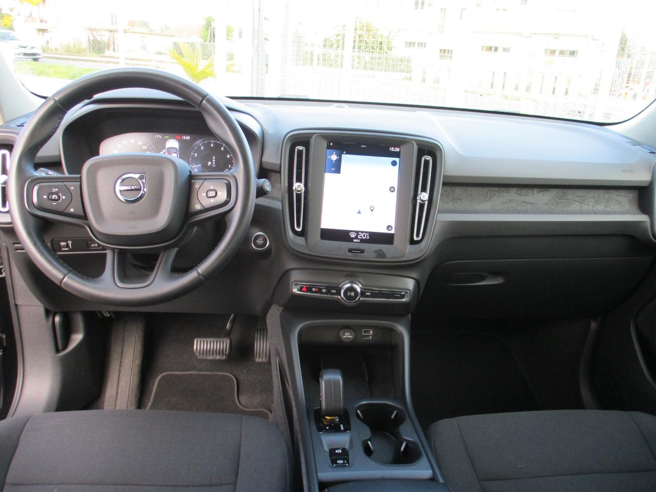 Volvo XC40 T2 automatico Essential