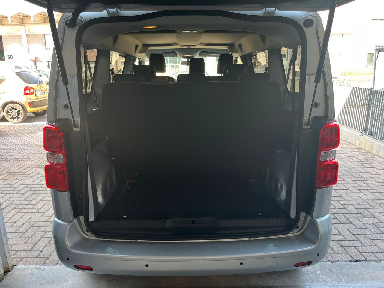 Peugeot Expert BlueHDi 115 S&S PL-TN Combi Standard 9 POSTI