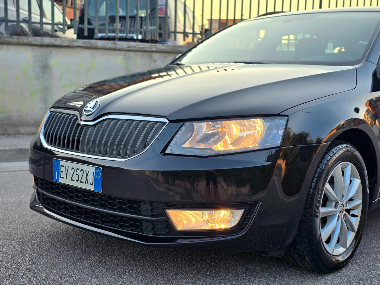 SKODA OCTAVIA RESTYLING 1.6 TDI 2015 PERFETTA