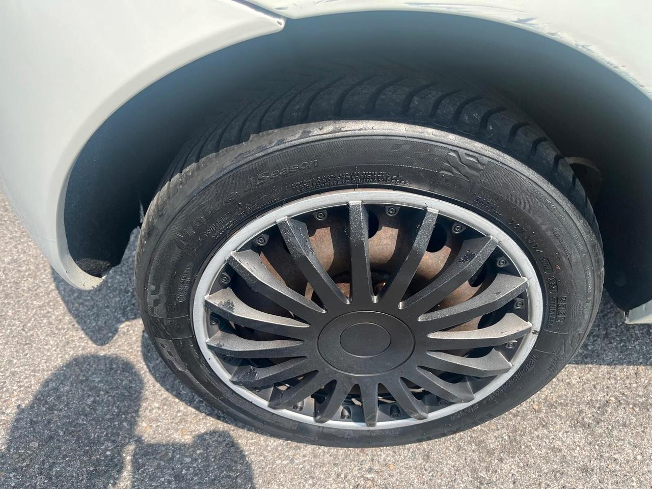 Lancia Ypsilon 1.3 MJT 75 CV