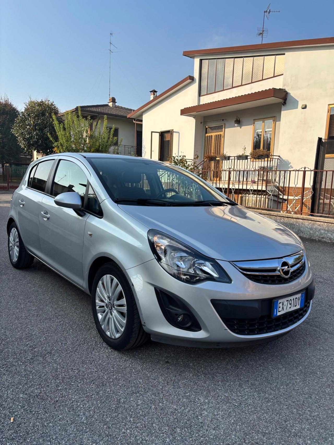 Opel Corsa 1.2 5 porte Sport